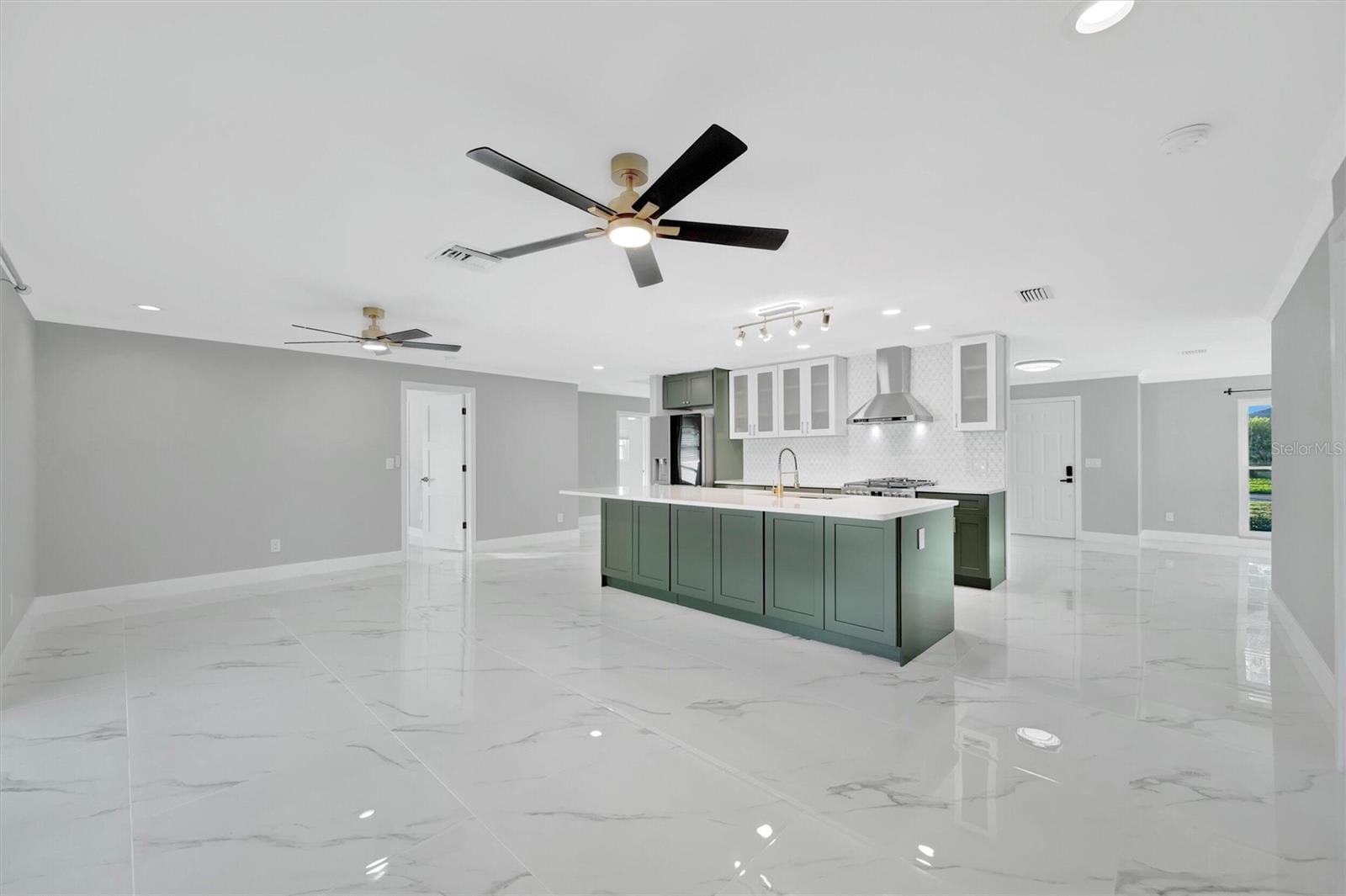 SHORE ACRES PT REP OF 2ND REP OF VENICE SE - Residential Lease