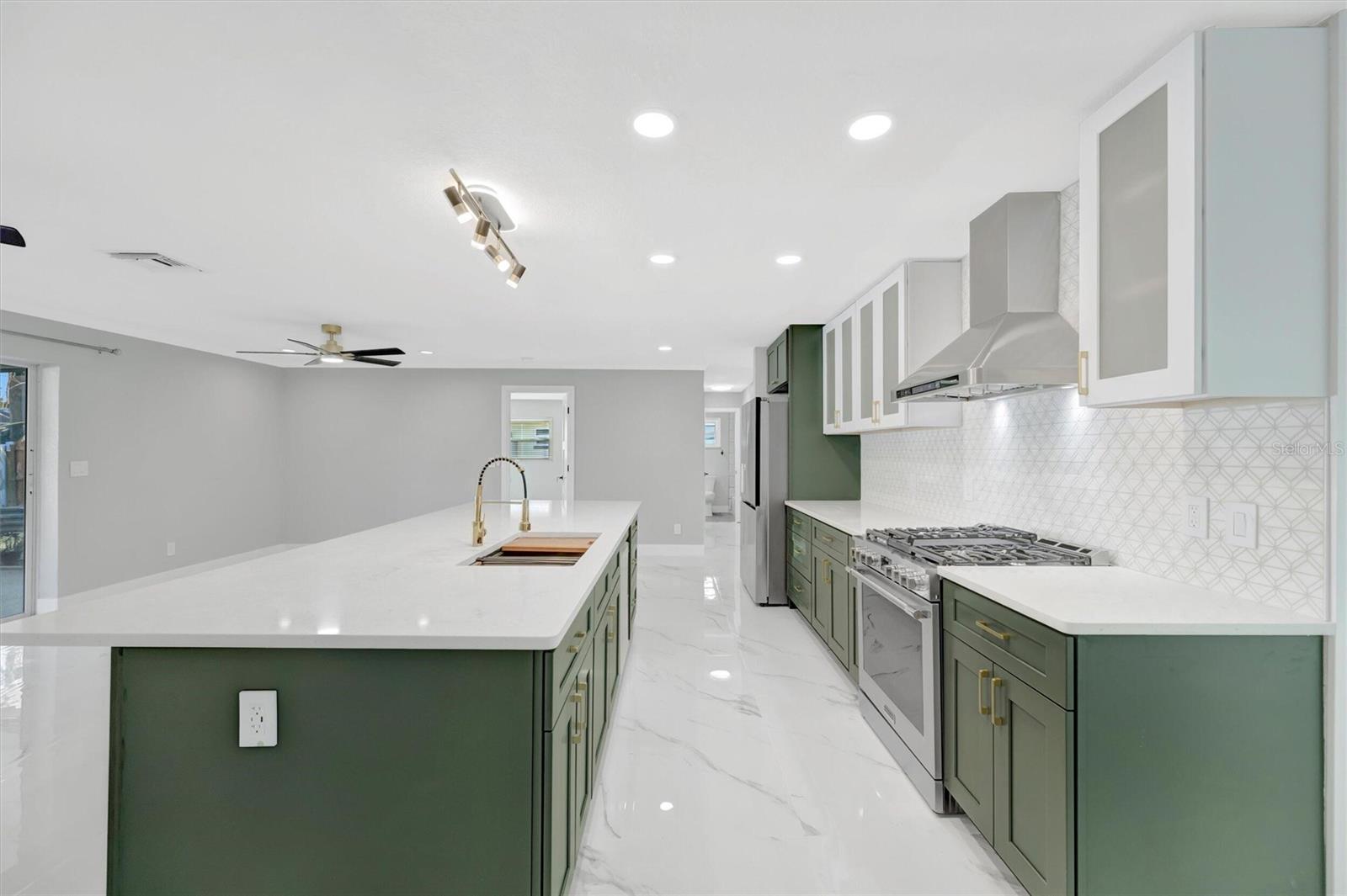 SHORE ACRES PT REP OF 2ND REP OF VENICE SE - Residential Lease