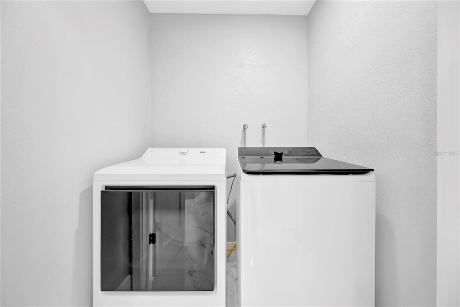 SHORE ACRES PT REP OF 2ND REP OF VENICE SE - Residential Lease