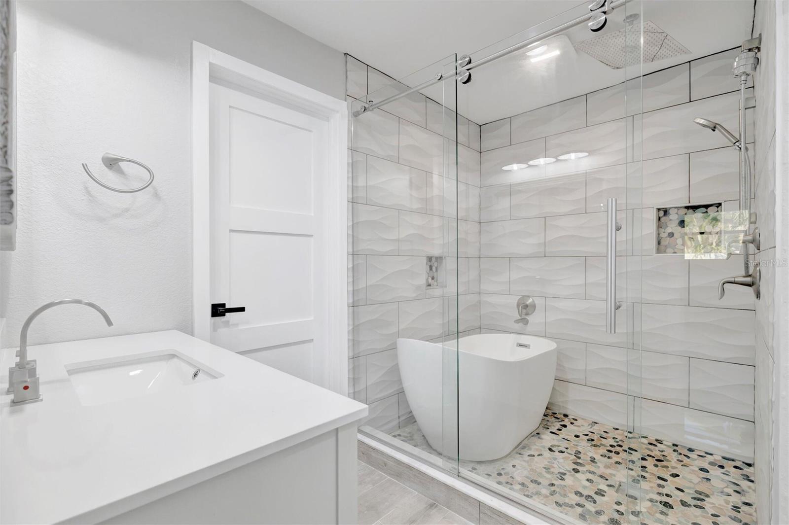 SHORE ACRES PT REP OF 2ND REP OF VENICE SE - Residential Lease