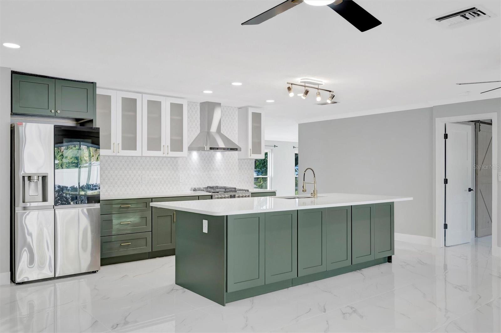 SHORE ACRES PT REP OF 2ND REP OF VENICE SE - Residential Lease