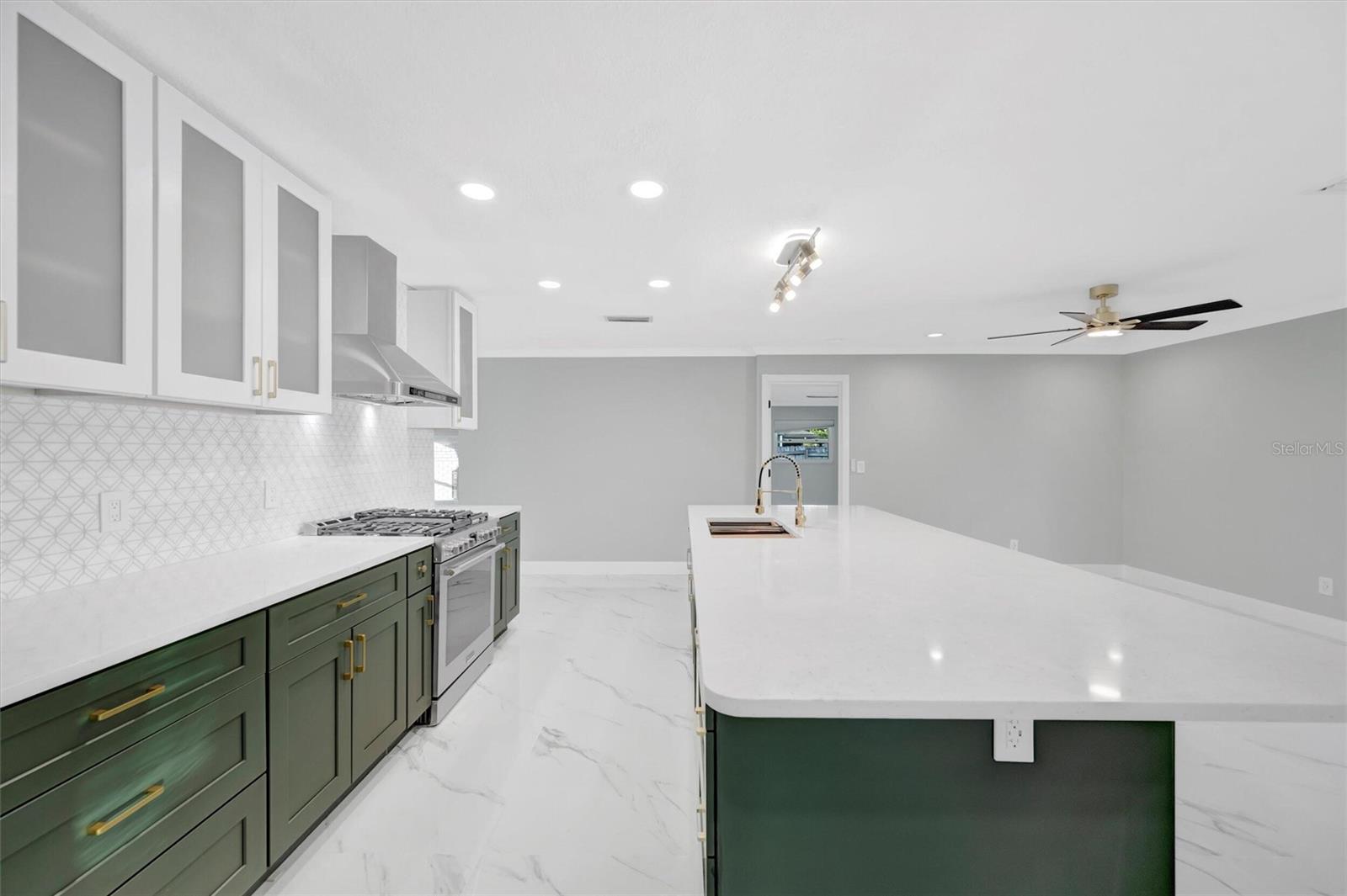 SHORE ACRES PT REP OF 2ND REP OF VENICE SE - Residential Lease