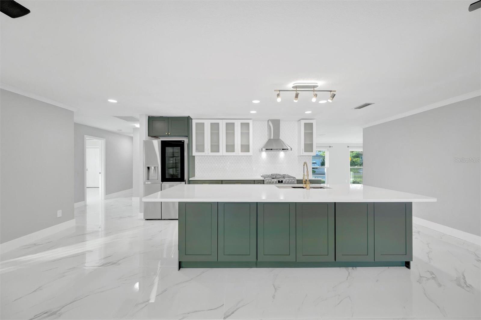 SHORE ACRES PT REP OF 2ND REP OF VENICE SE - Residential Lease