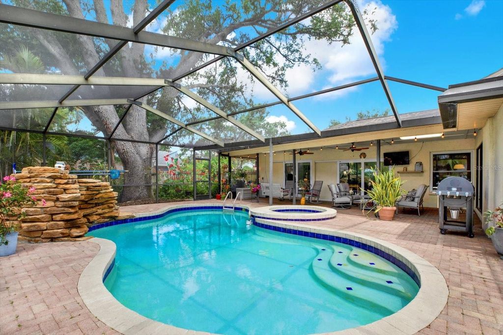 Photo of 2806 Fairway View Drive, Valrico, FL 33596 (MLS # TB8394982)