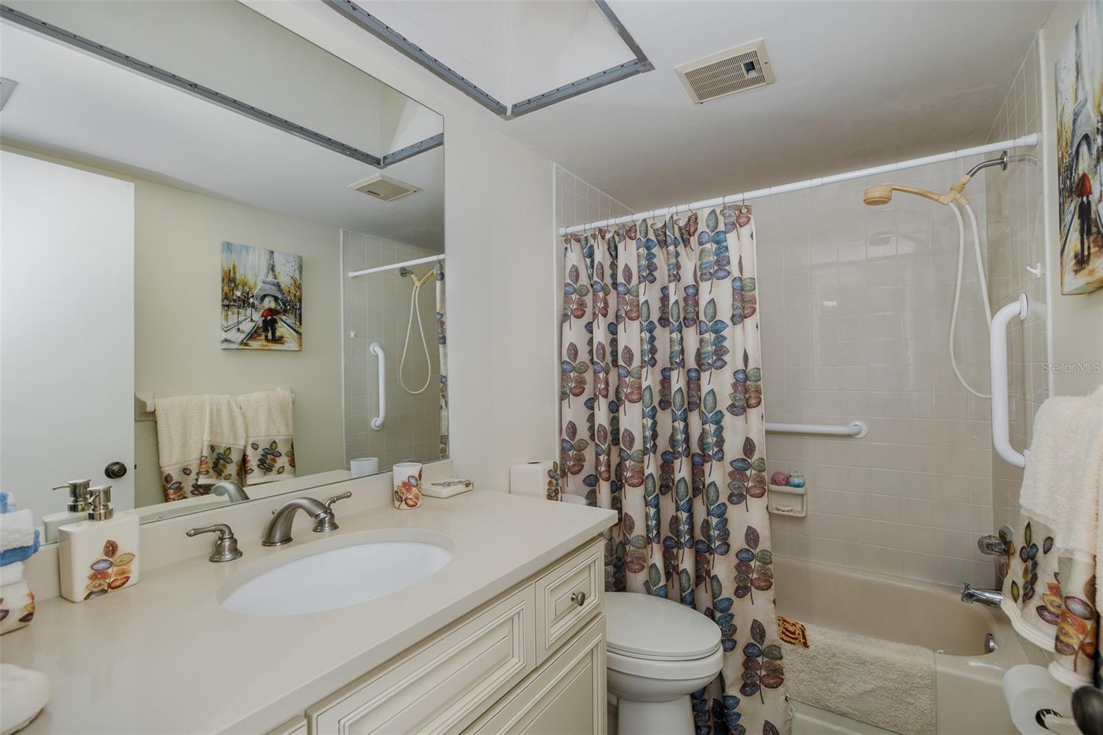 SAND PEBBLE POINTE CONDO 01 AMD 02 - Residential