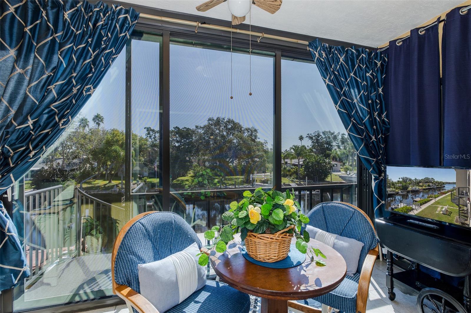 SAND PEBBLE POINTE CONDO 01 AMD 02 - Residential