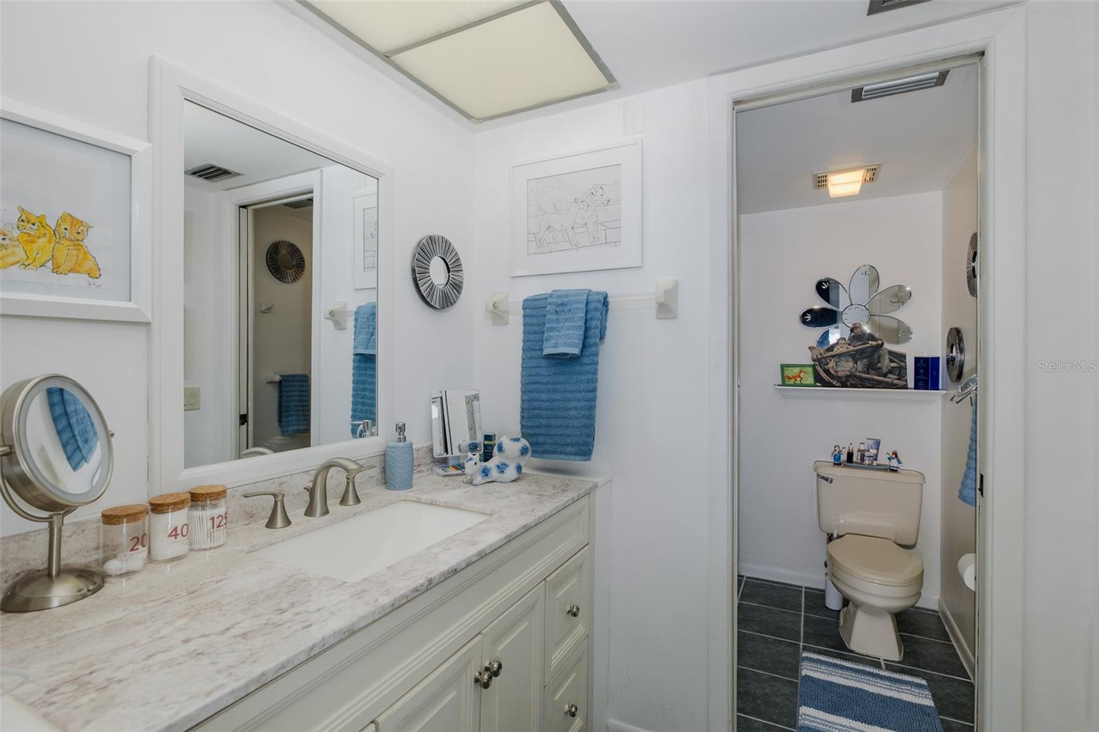 SAND PEBBLE POINTE CONDO 01 AMD 02 - Residential