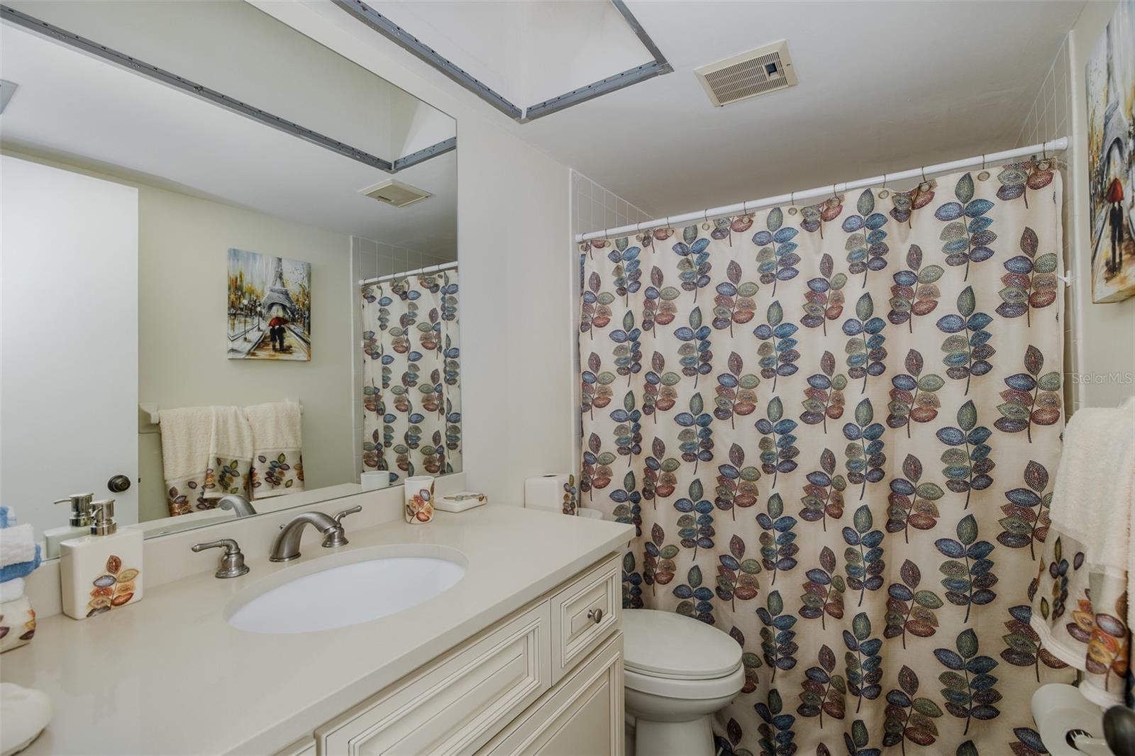 SAND PEBBLE POINTE CONDO 01 AMD 02 - Residential