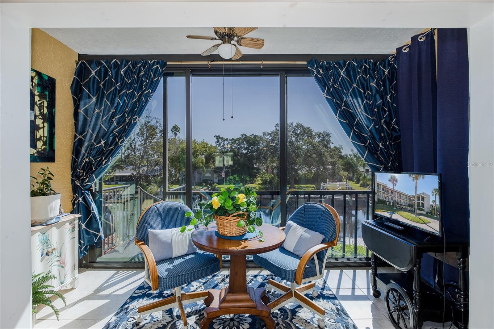 SAND PEBBLE POINTE CONDO 01 AMD 02 - Residential