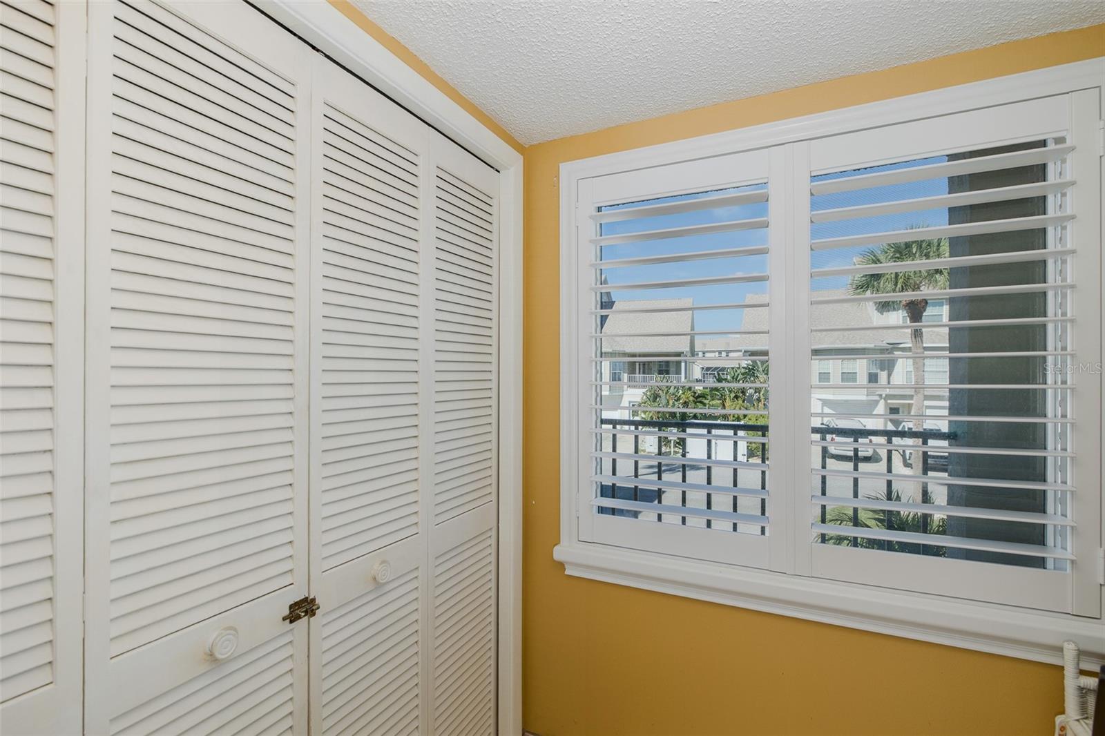 SAND PEBBLE POINTE CONDO 01 AMD 02 - Residential