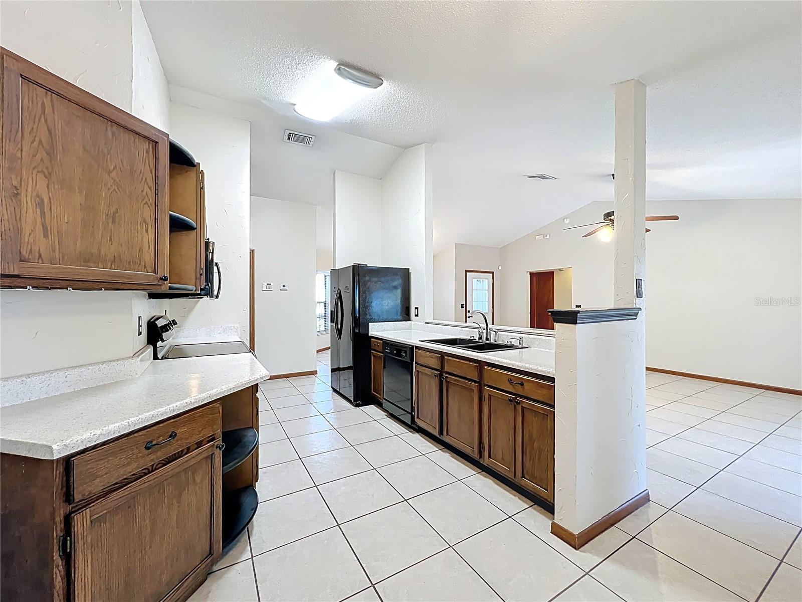 WINDSONG ESTATES - Residential