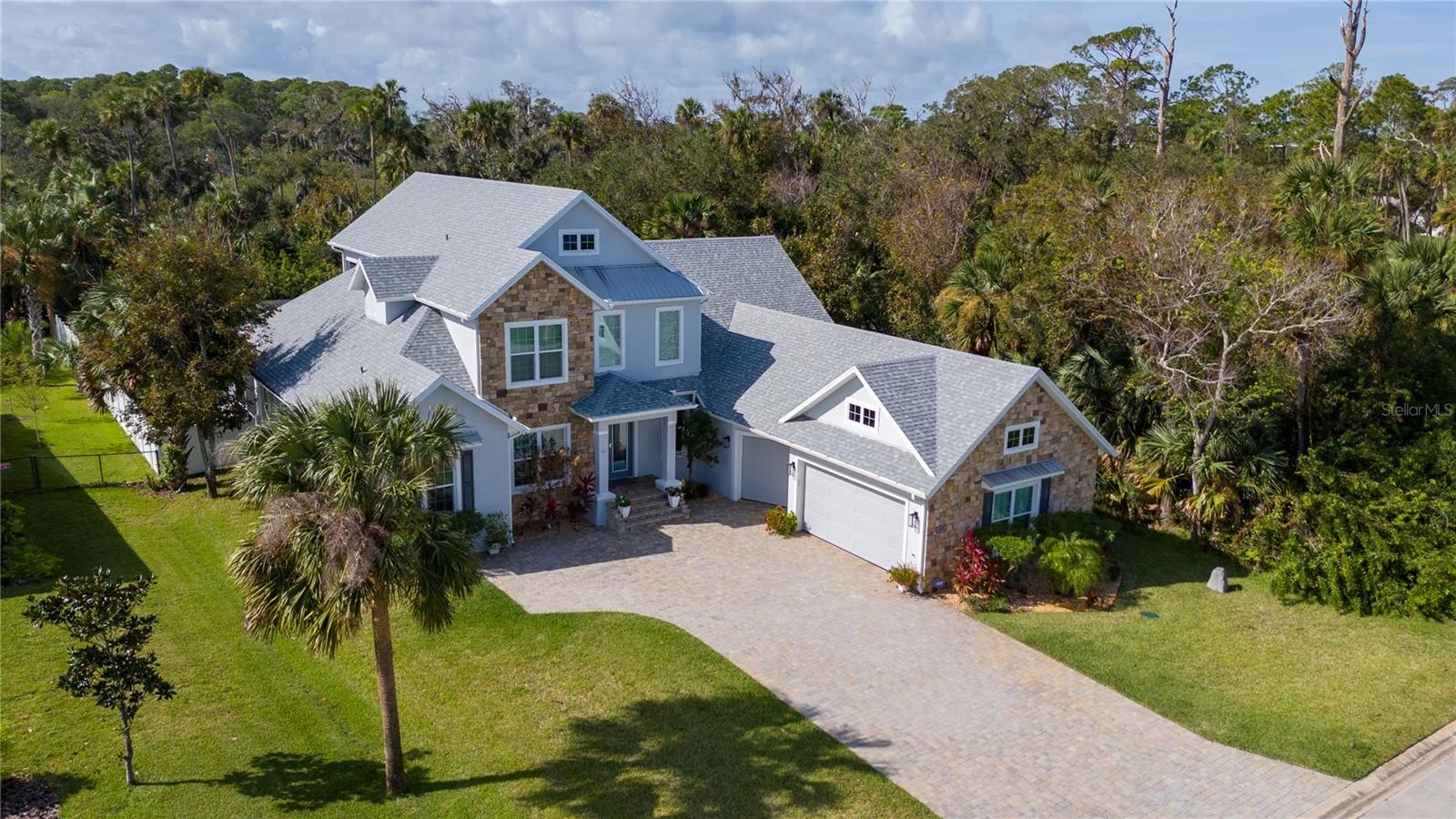 400 PALM DRIVE
