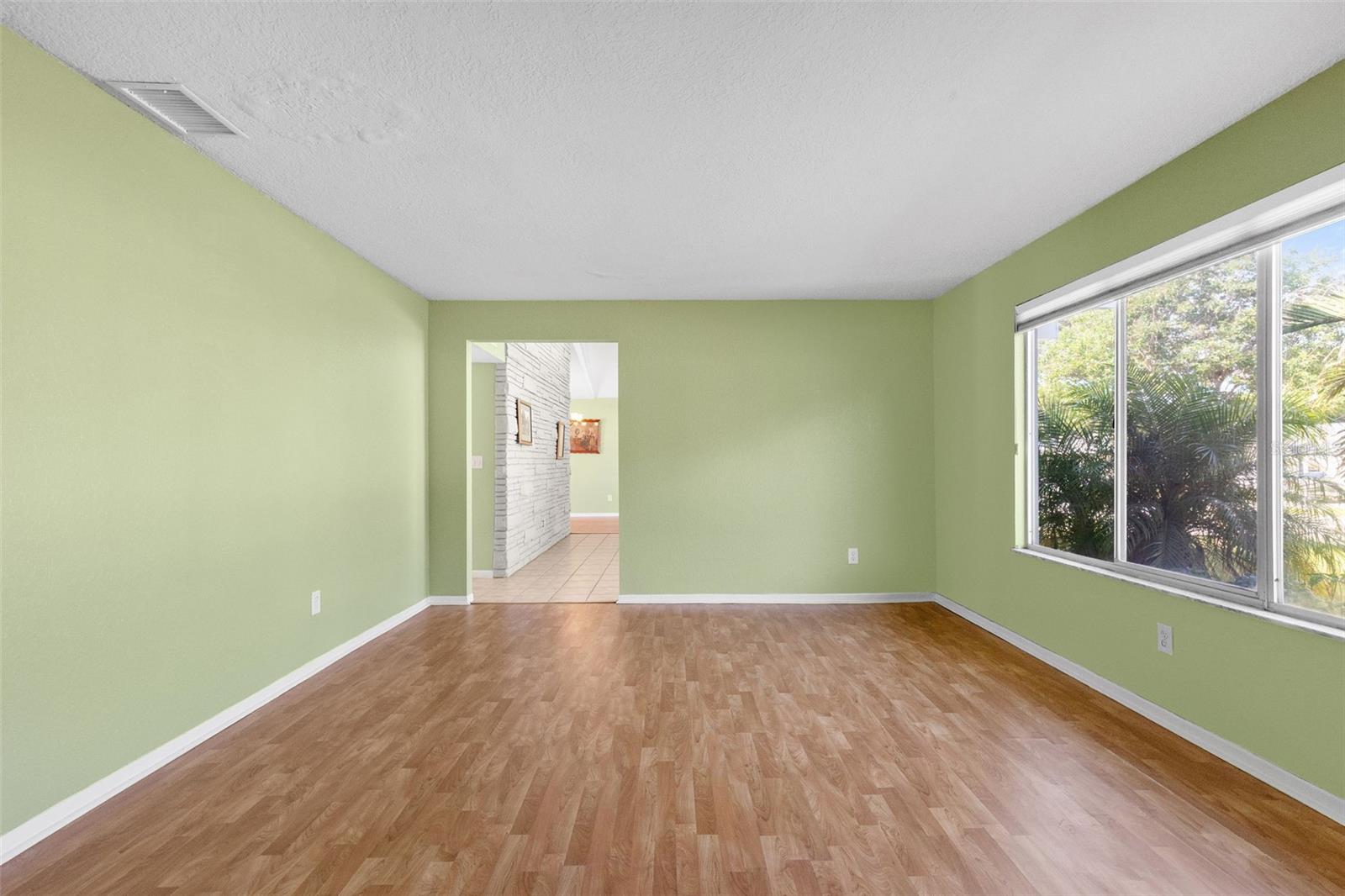 WHISPERING FOREST - Residential