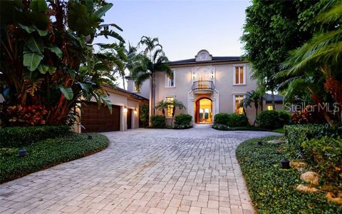 A home in LONGBOAT KEY