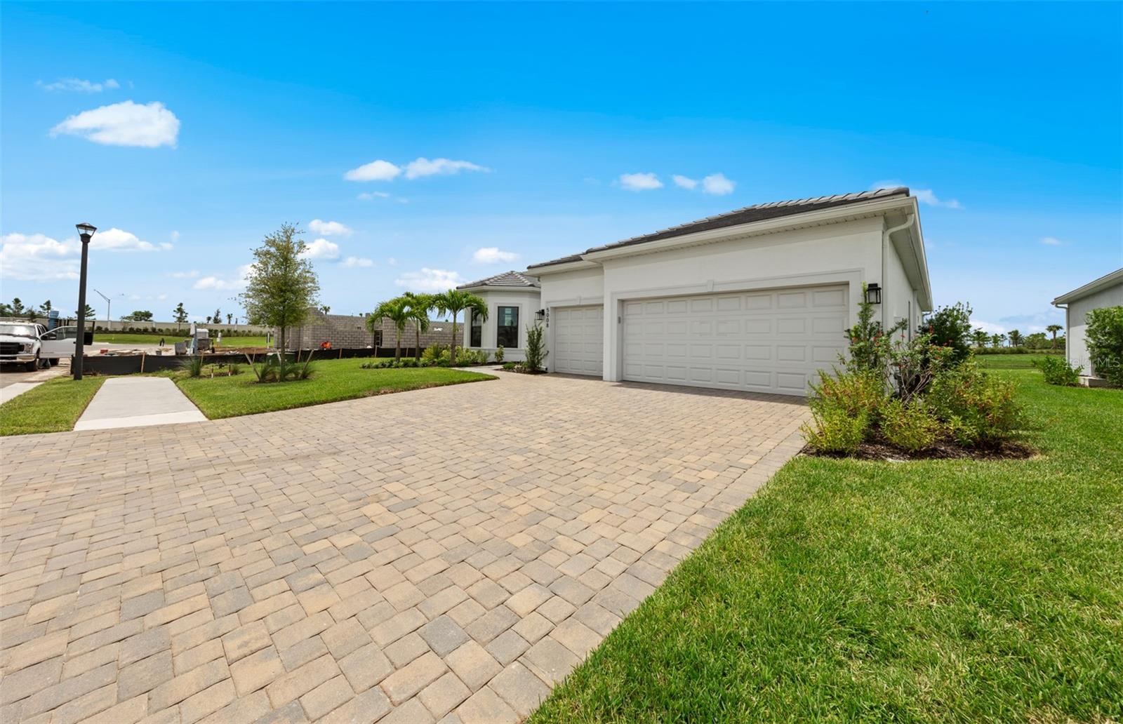 5008 STONEY POINT GLEN