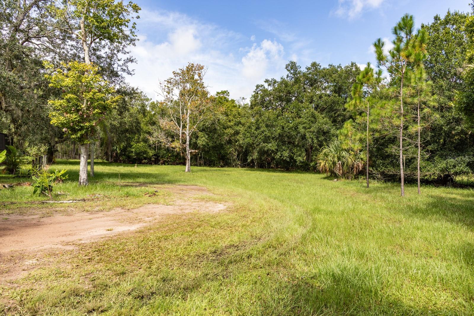 INDIAN HAMMOCK HUNT AND RIDING CLUB - Residential