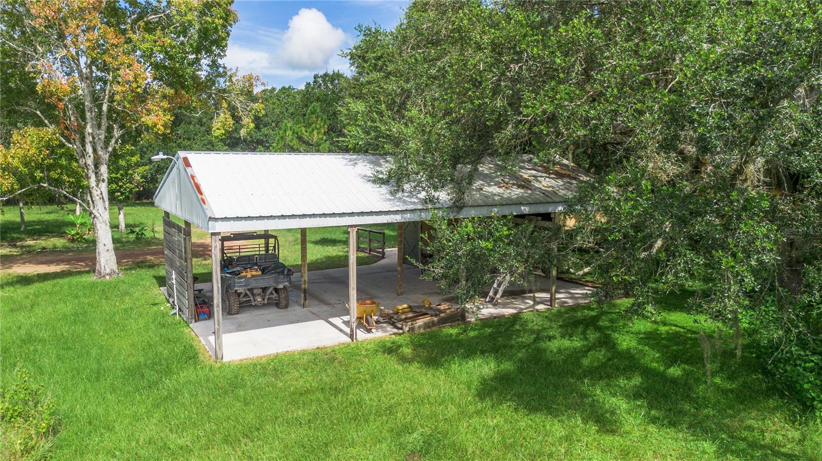 INDIAN HAMMOCK HUNT AND RIDING CLUB - Residential