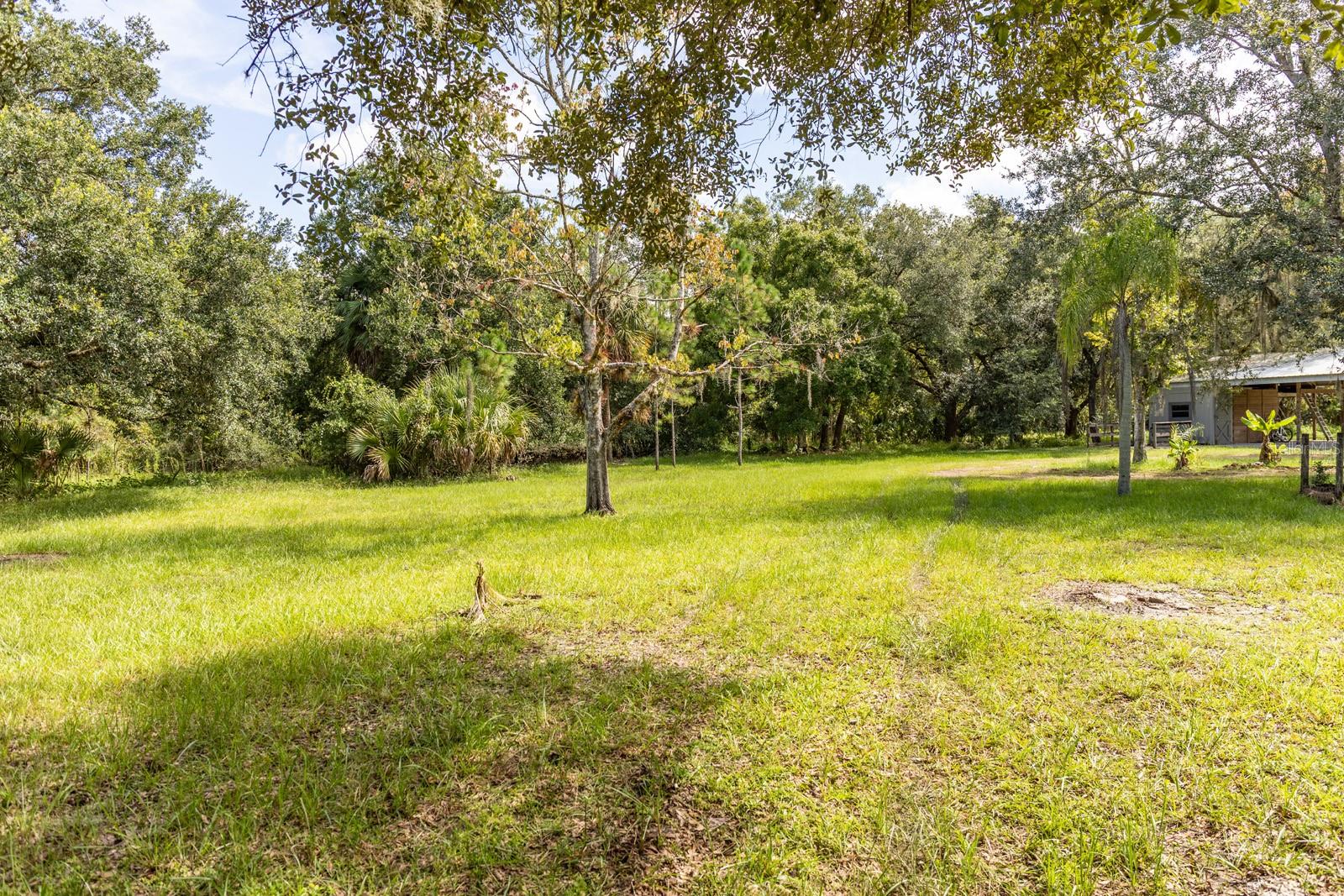 INDIAN HAMMOCK HUNT AND RIDING CLUB - Residential