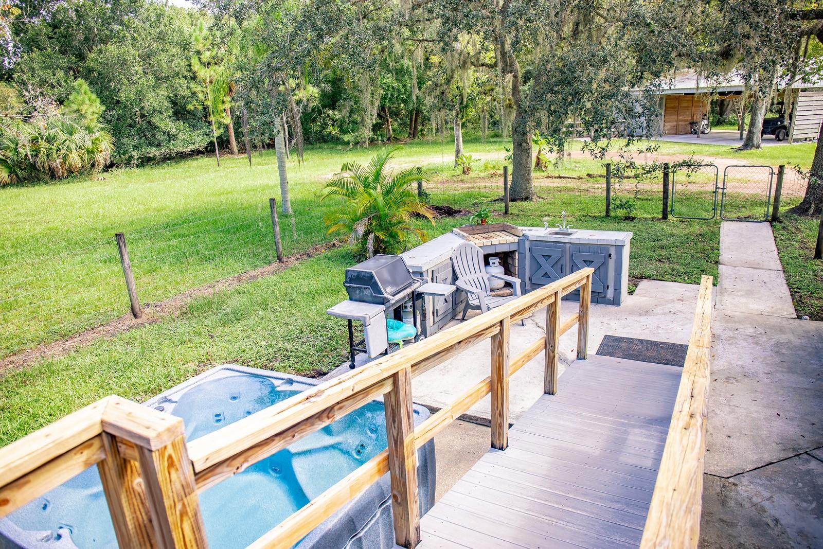 INDIAN HAMMOCK HUNT AND RIDING CLUB - Residential