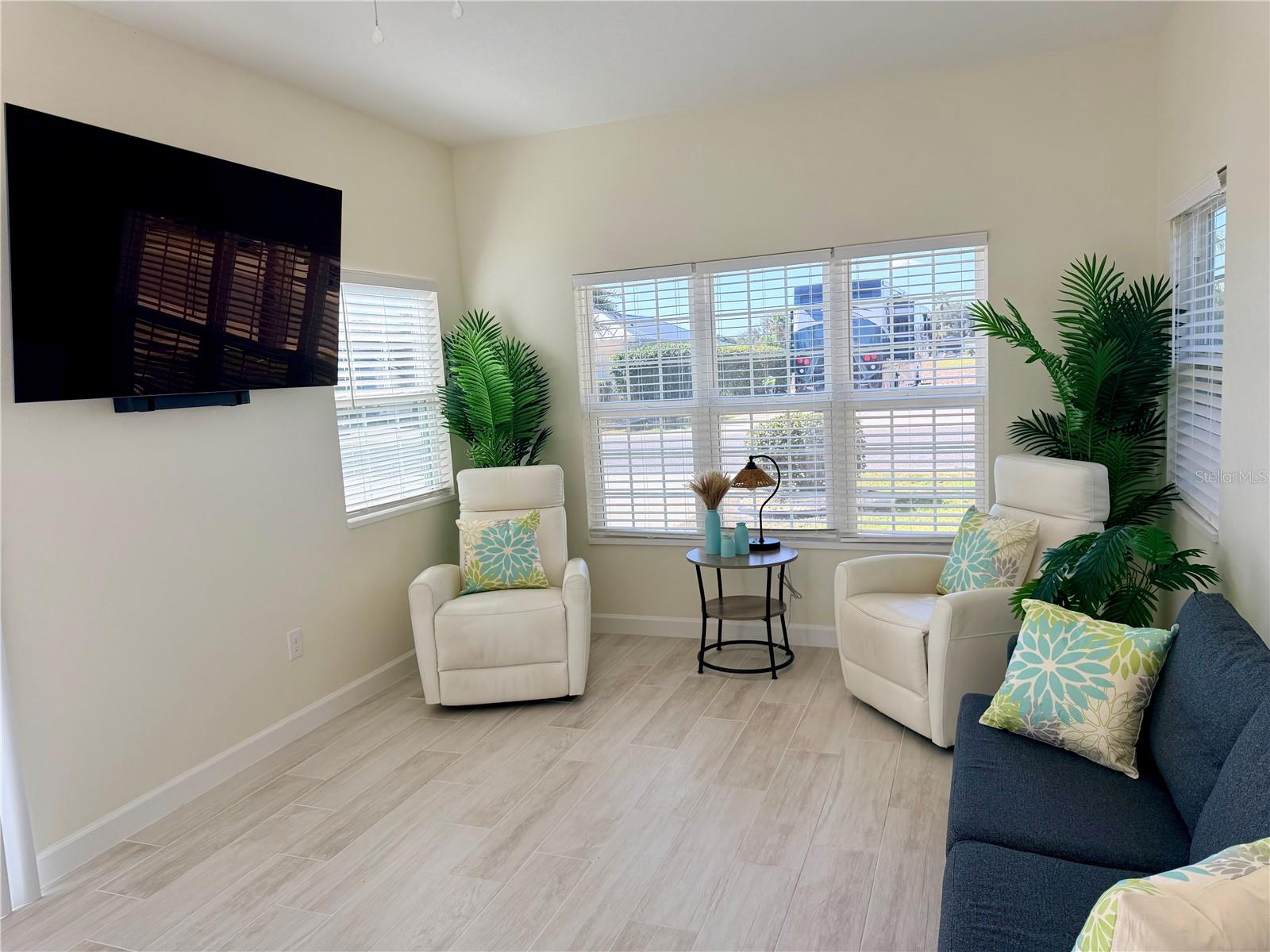 FLORIDA GRANDE MOTOR COACH RESIDENCE - Land