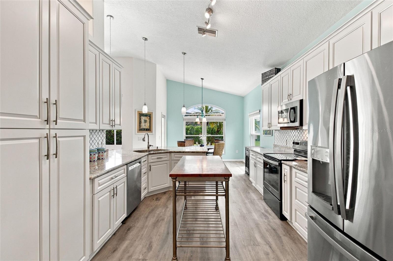 122 OAK HAMMOCK DR