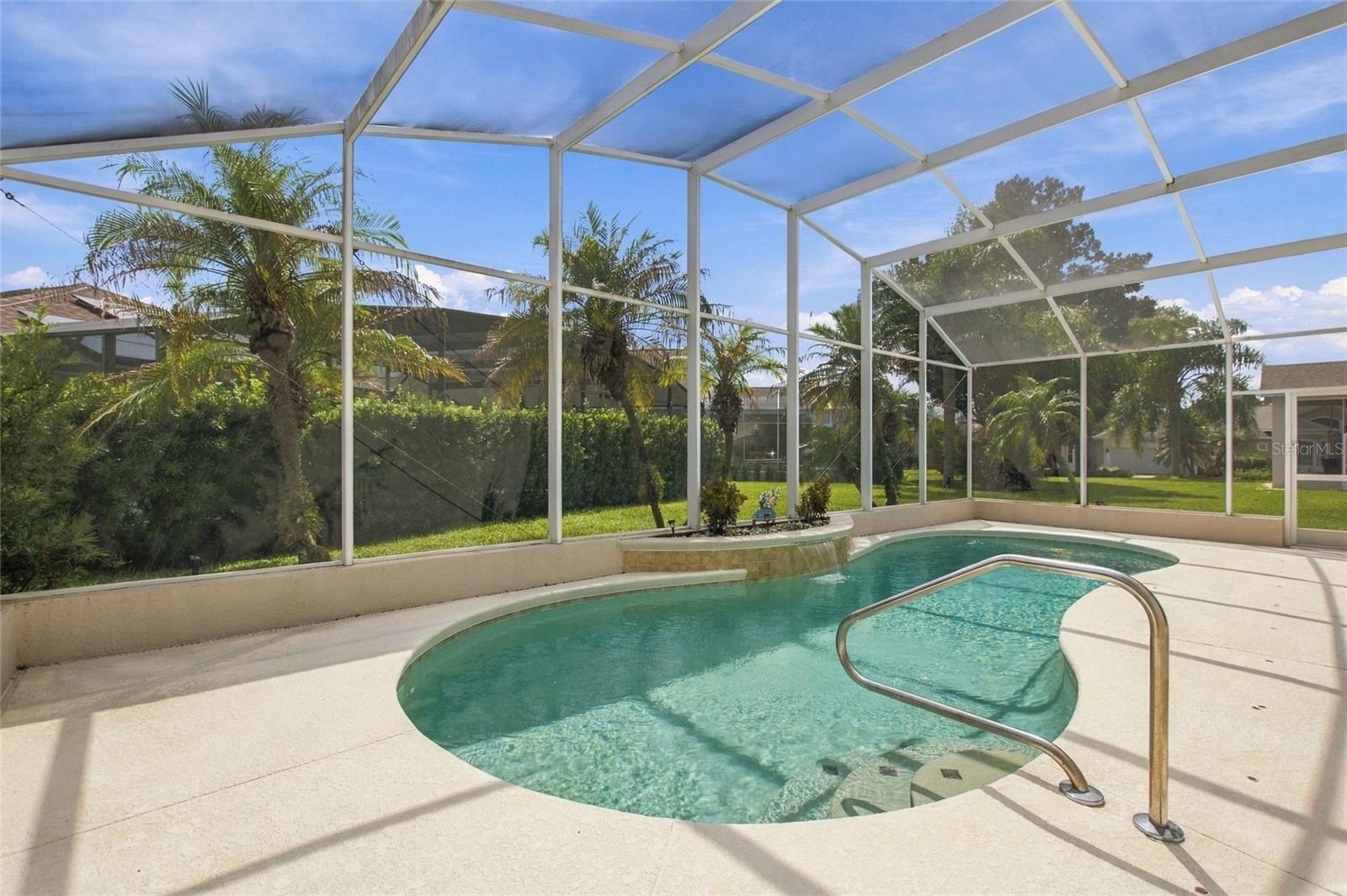 122 OAK HAMMOCK DR