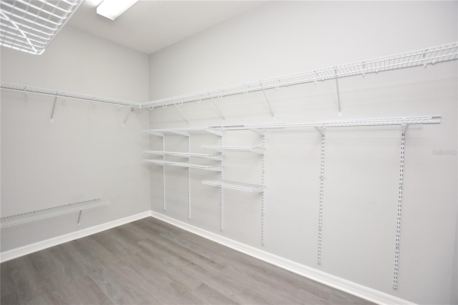 LAUREL ESTATES - Residential Lease