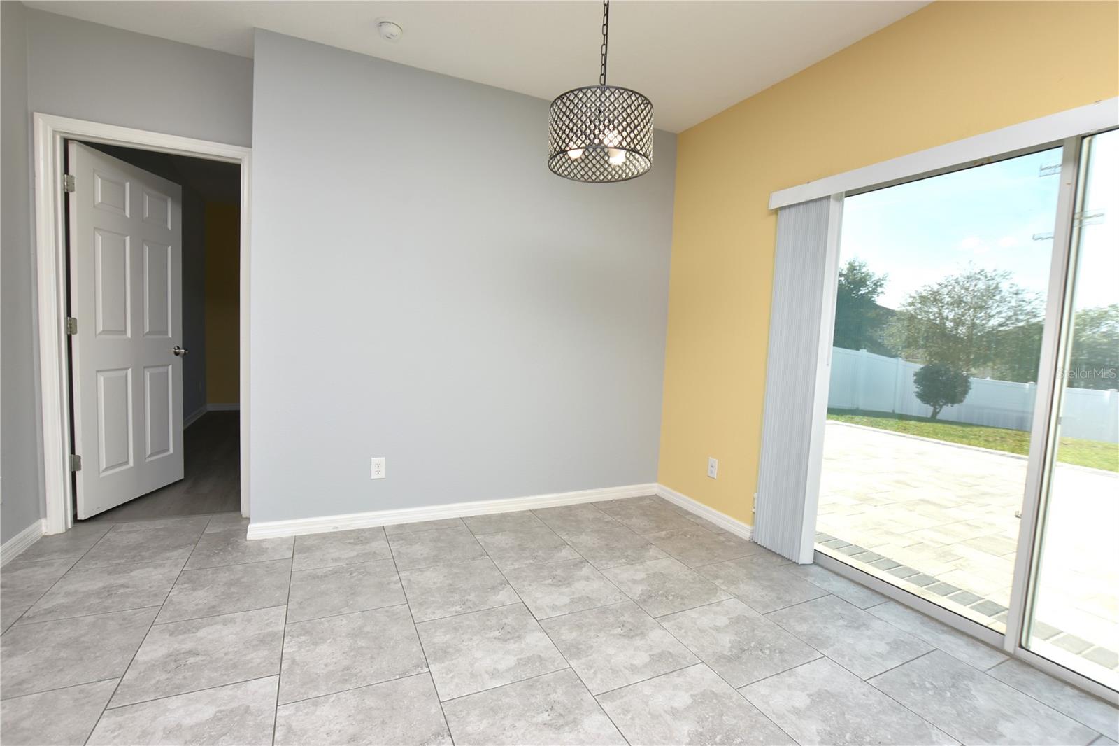 LAUREL ESTATES - Residential Lease