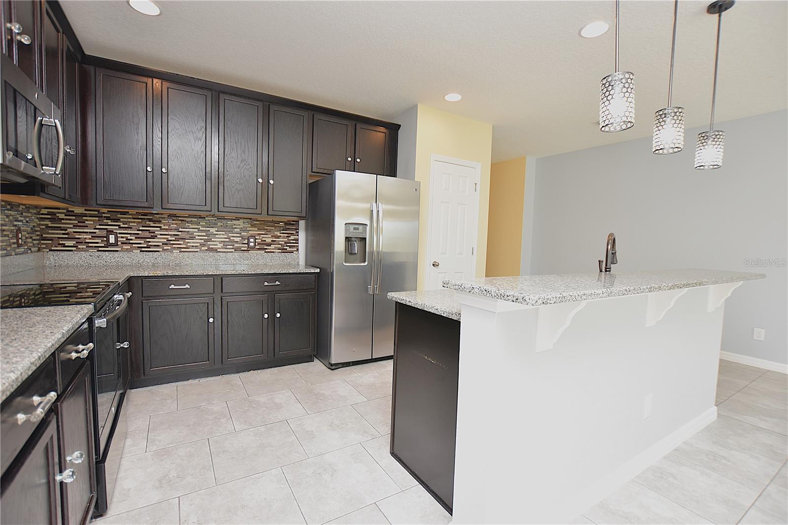 LAUREL ESTATES - Residential Lease