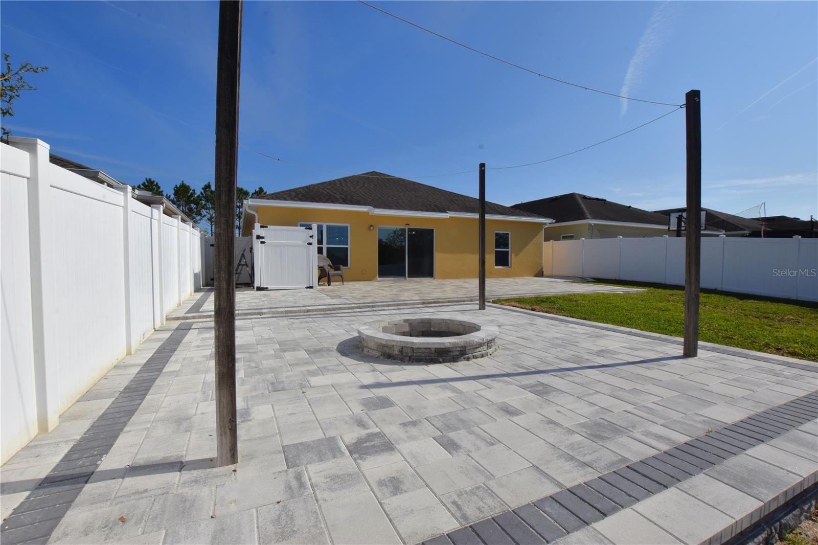 LAUREL ESTATES - Residential Lease