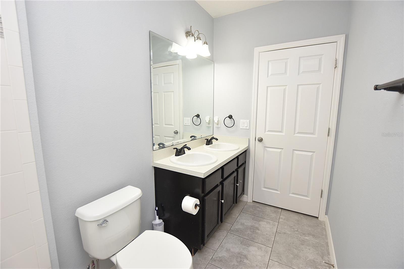 LAUREL ESTATES - Residential Lease