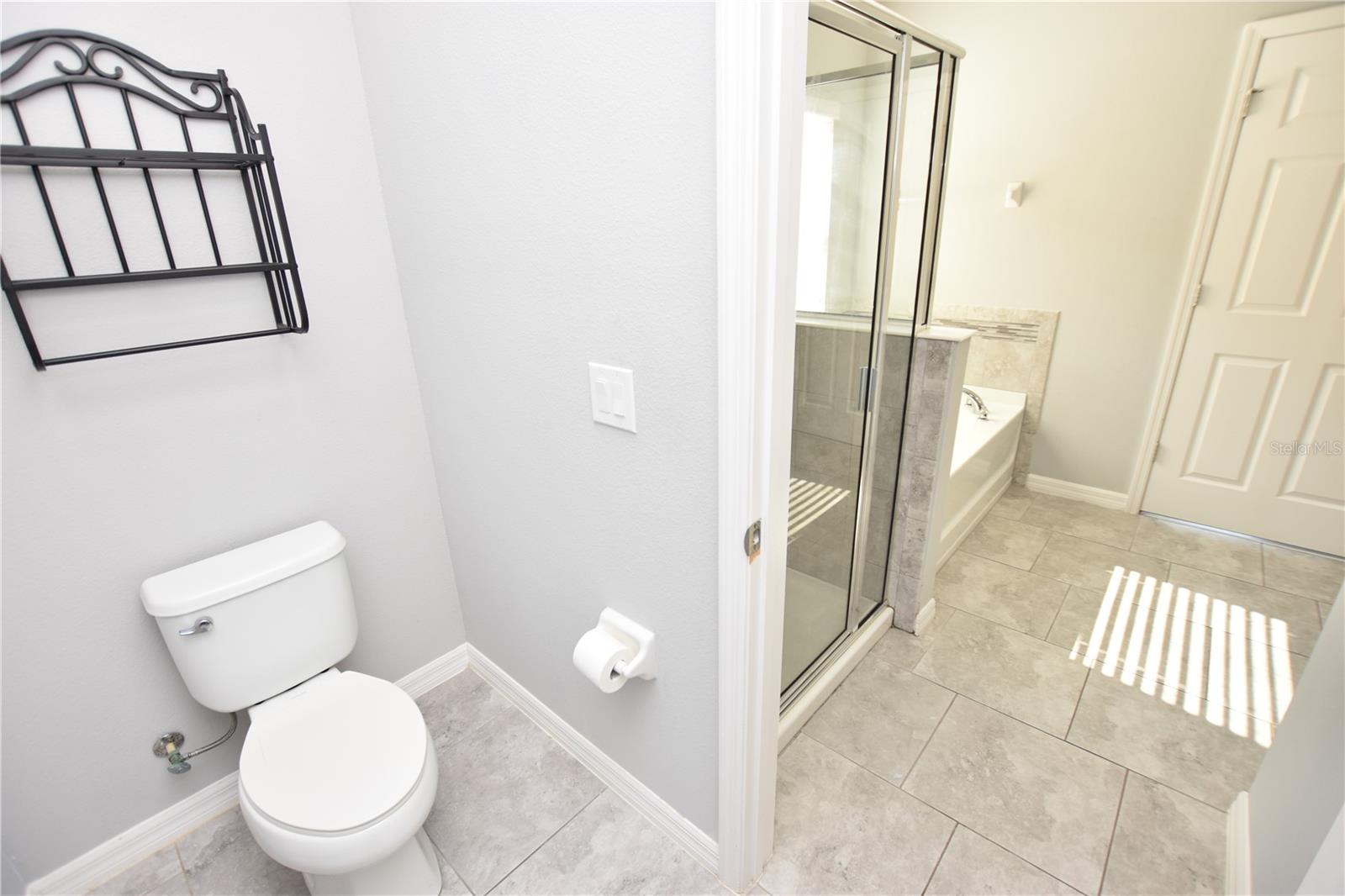 LAUREL ESTATES - Residential Lease