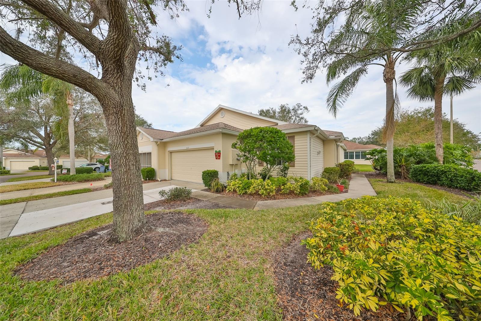 2620 NEWCOMB COURT