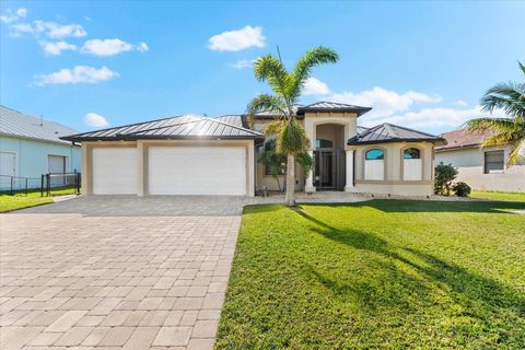 A home in PORT CHARLOTTE