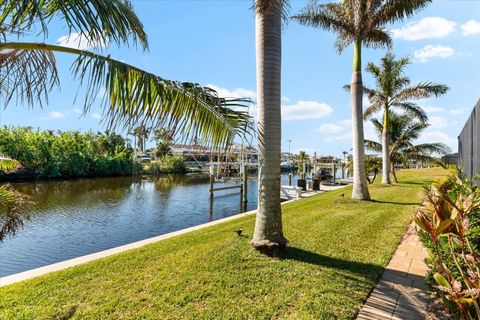 A home in PORT CHARLOTTE