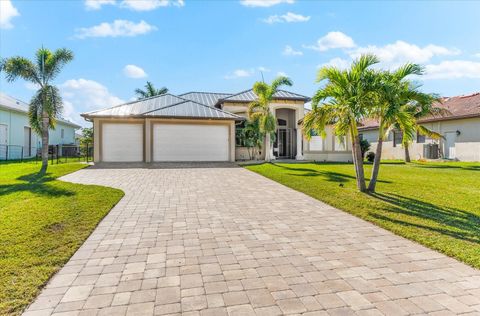 A home in PORT CHARLOTTE