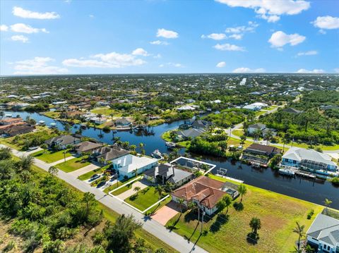 A home in PORT CHARLOTTE