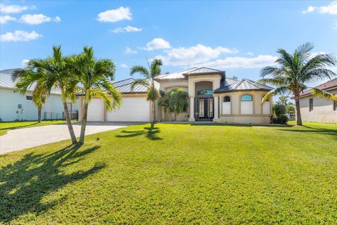 A home in PORT CHARLOTTE