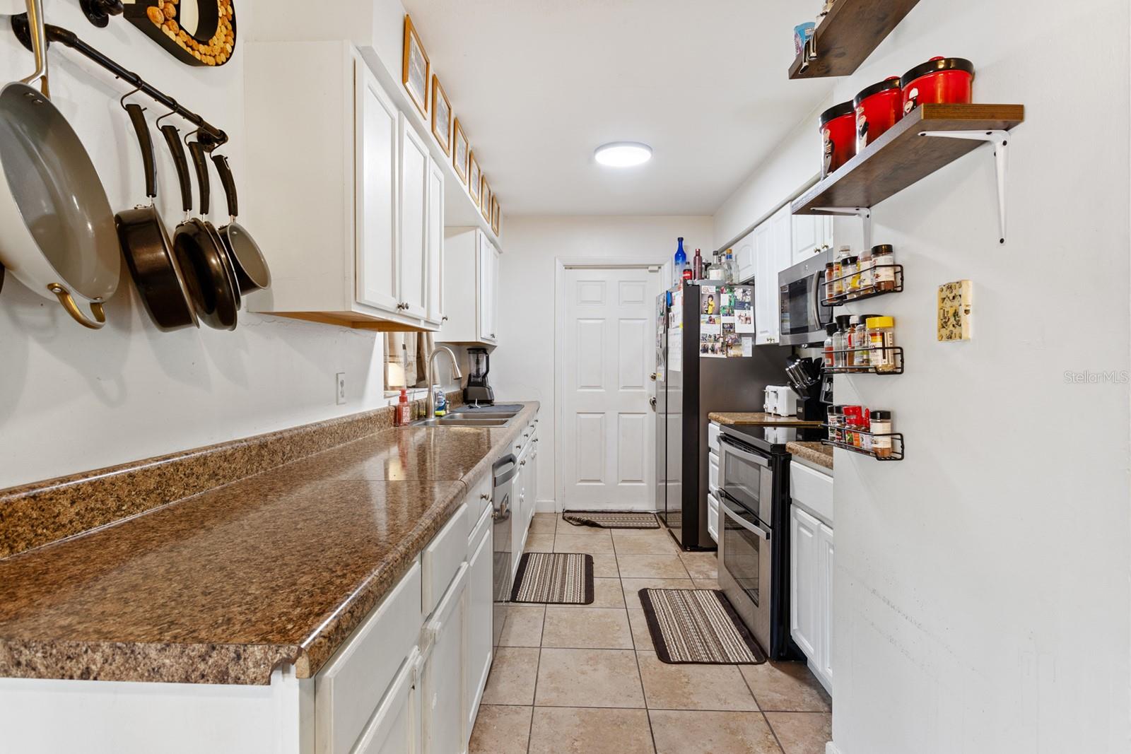 JESSICA MANOR - Residential