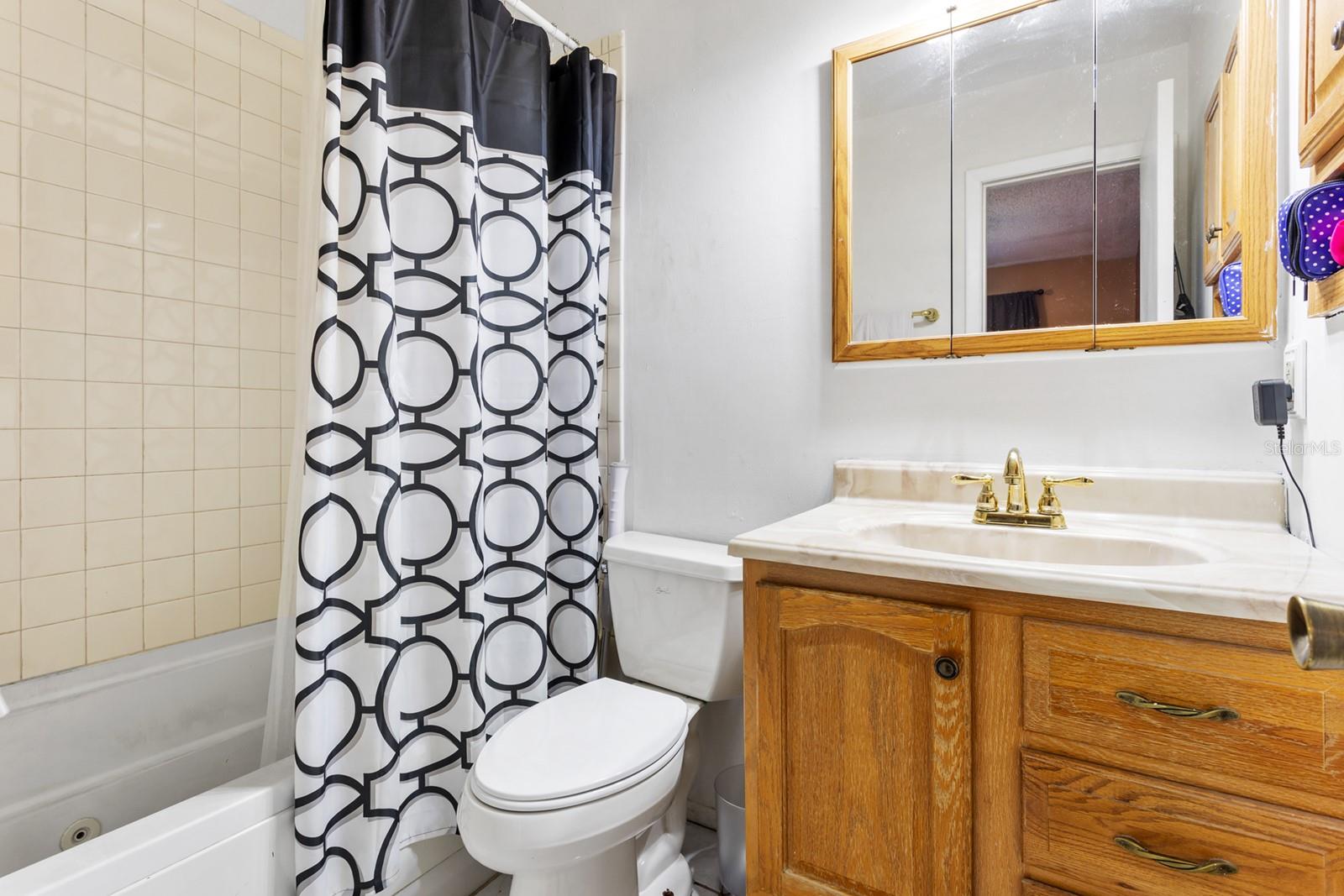 JESSICA MANOR - Residential