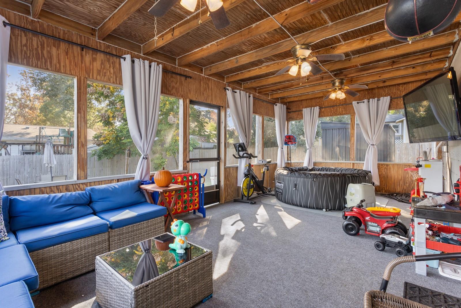 JESSICA MANOR - Residential