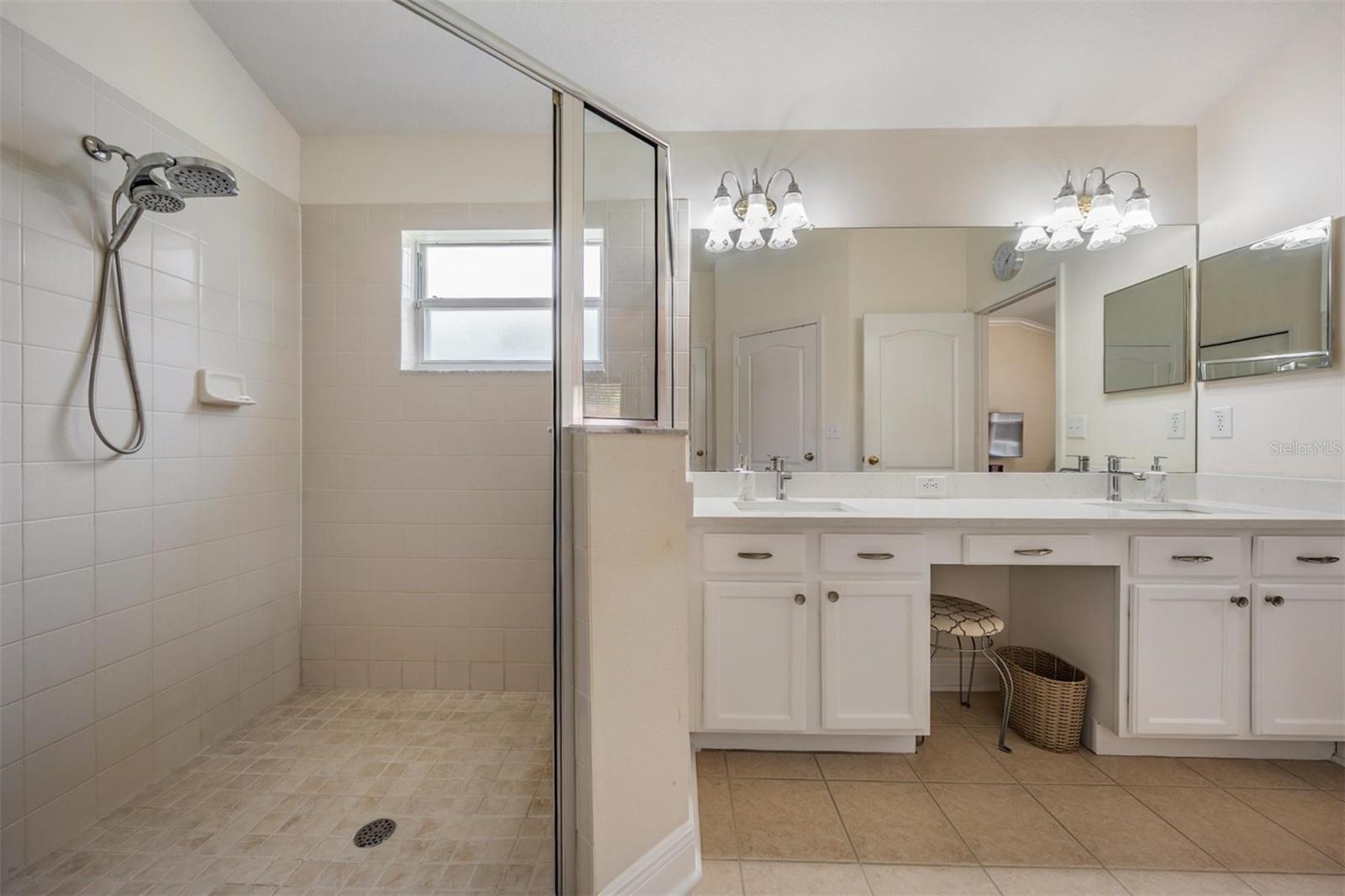 OAKSTEAD - Residential
