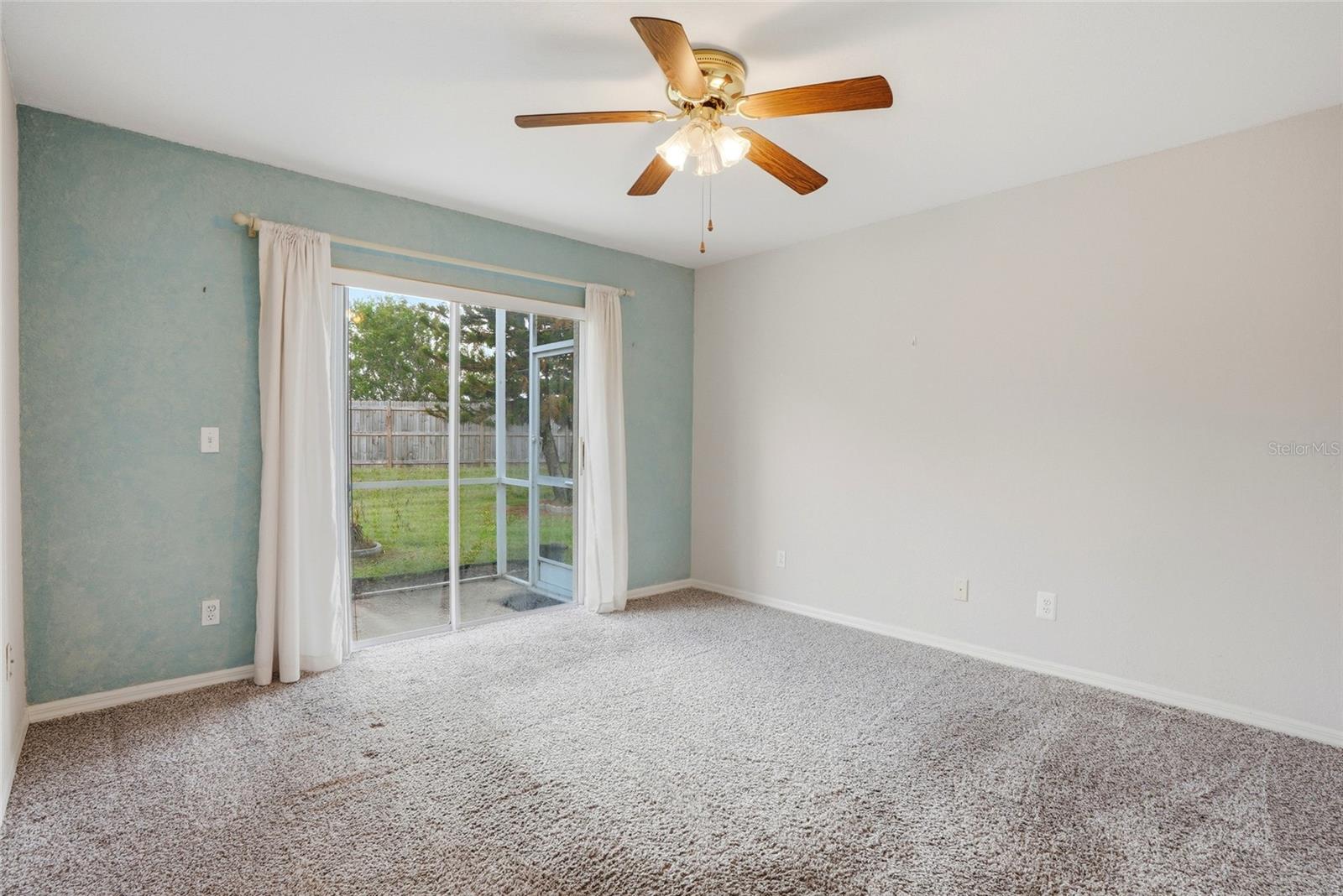 WALDEN LAKE 33 03 - Residential