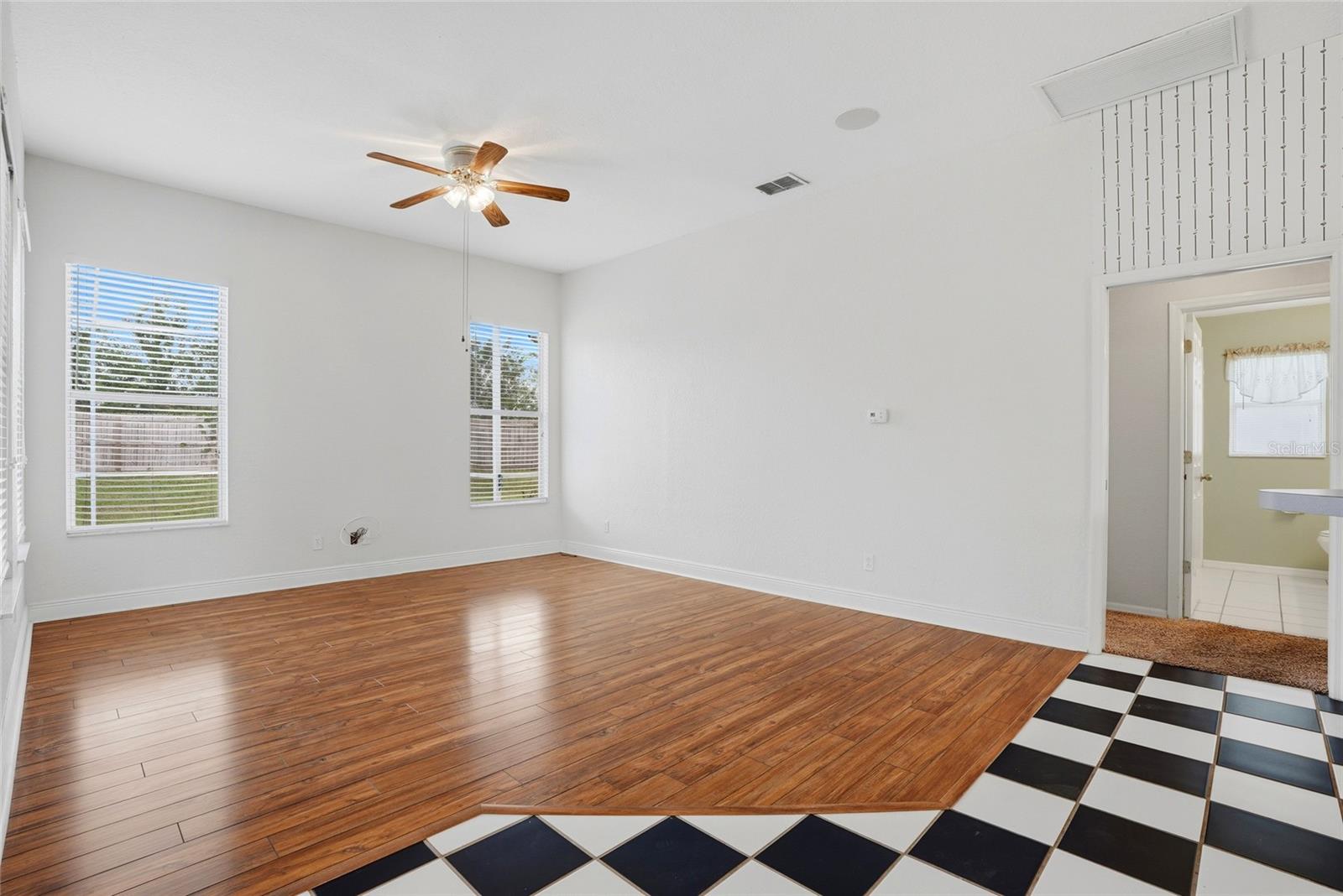 WALDEN LAKE 33 03 - Residential