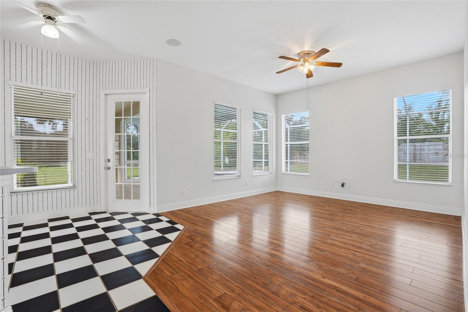 WALDEN LAKE 33 03 - Residential