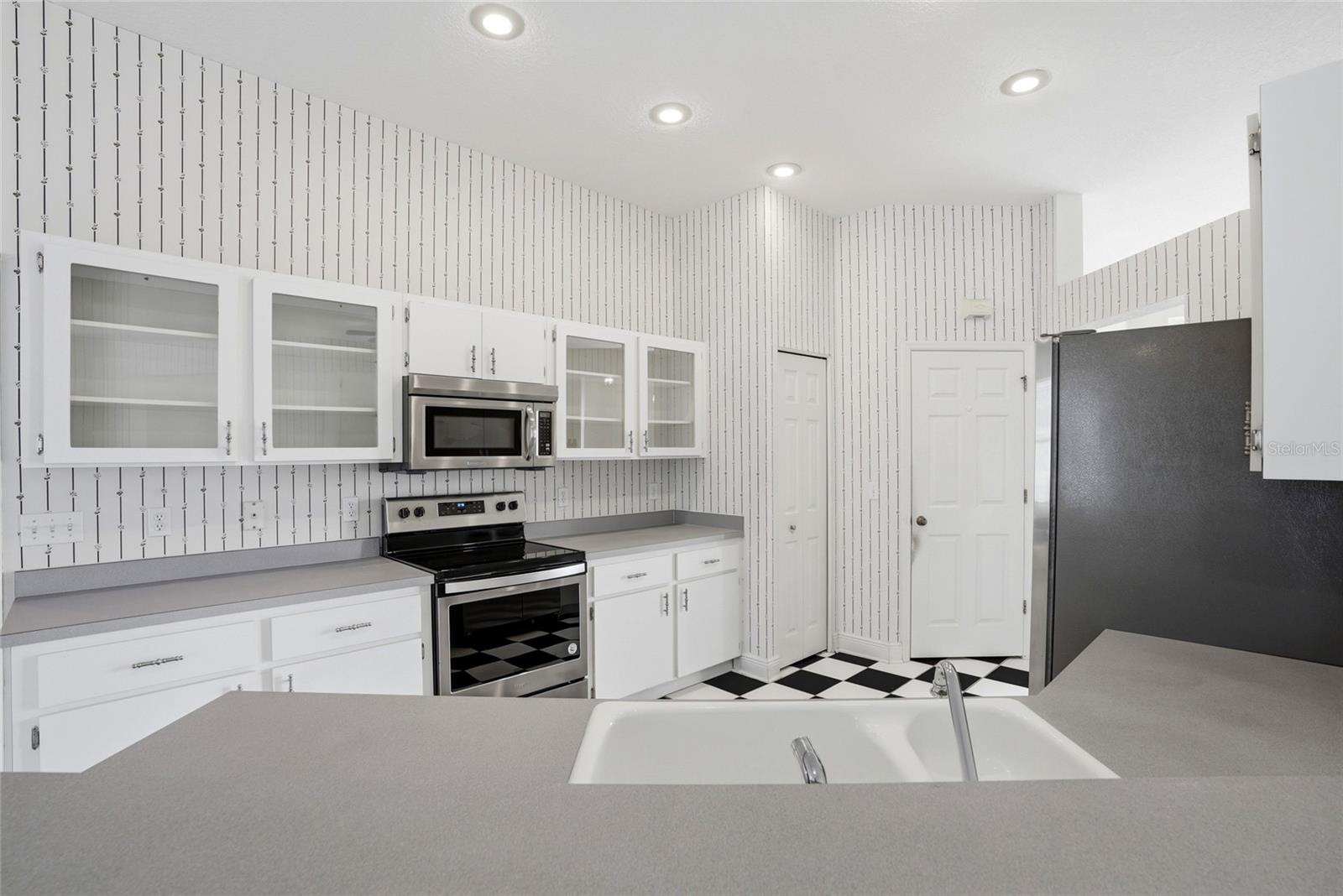 WALDEN LAKE 33 03 - Residential