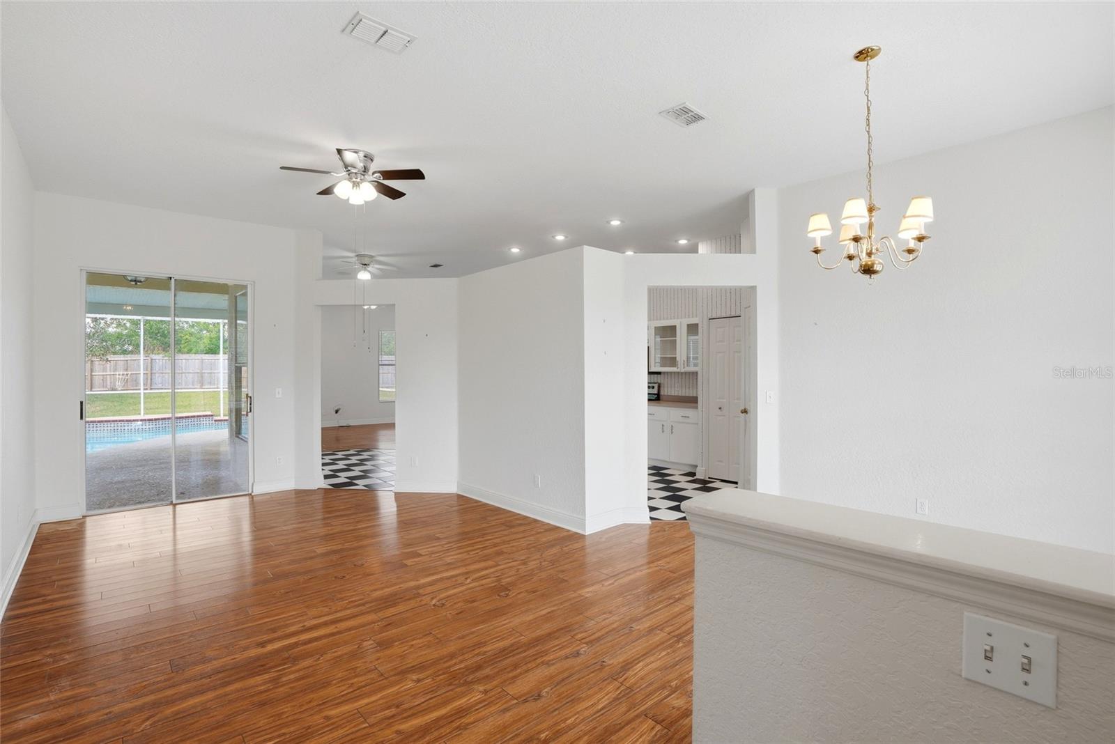 WALDEN LAKE 33 03 - Residential