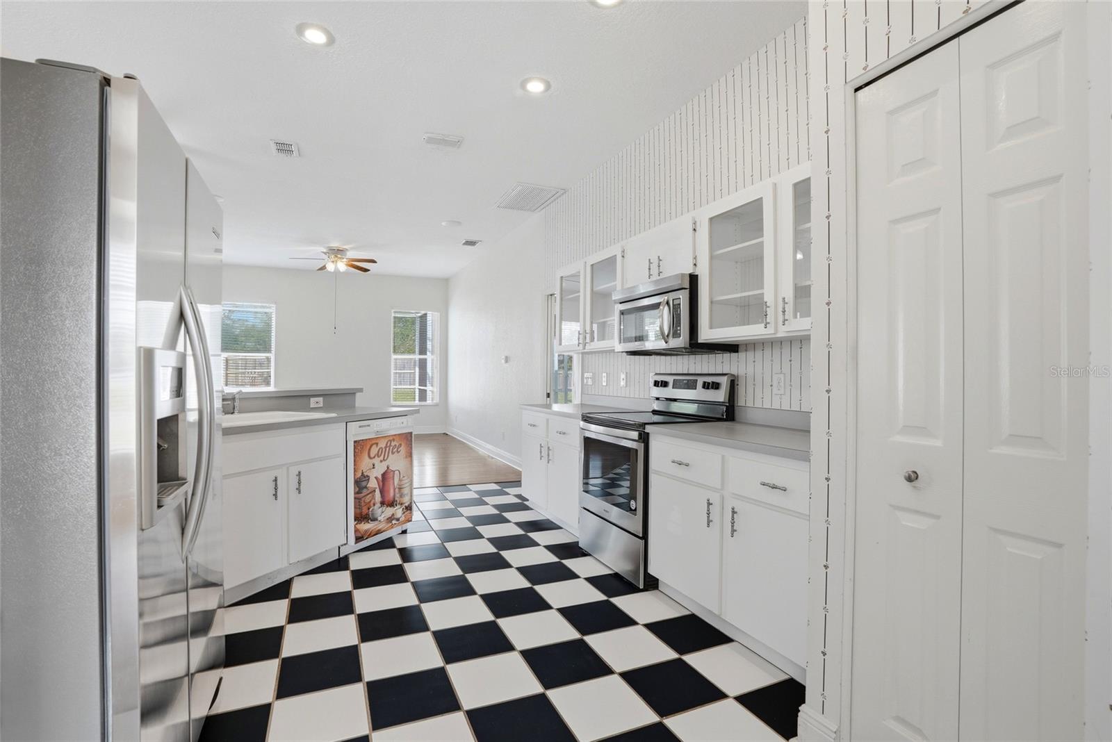 WALDEN LAKE 33 03 - Residential