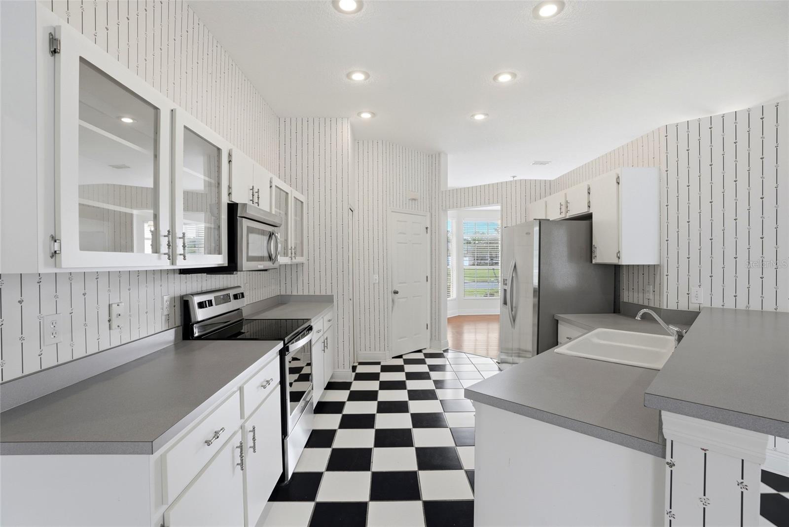 WALDEN LAKE 33 03 - Residential