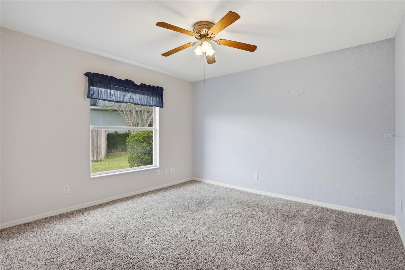 WALDEN LAKE 33 03 - Residential